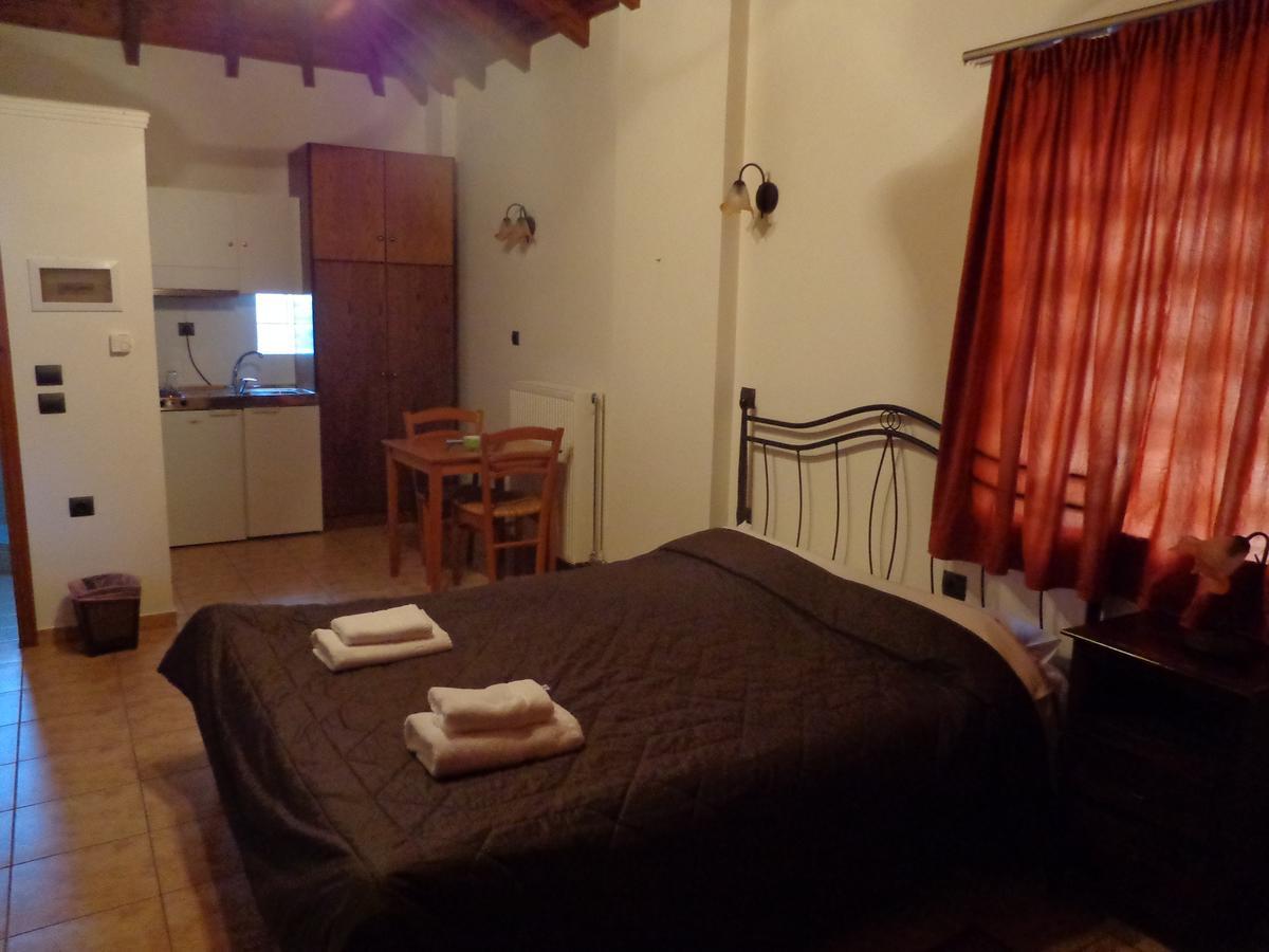 Alonaki Guesthouse Platanos  Exterior photo